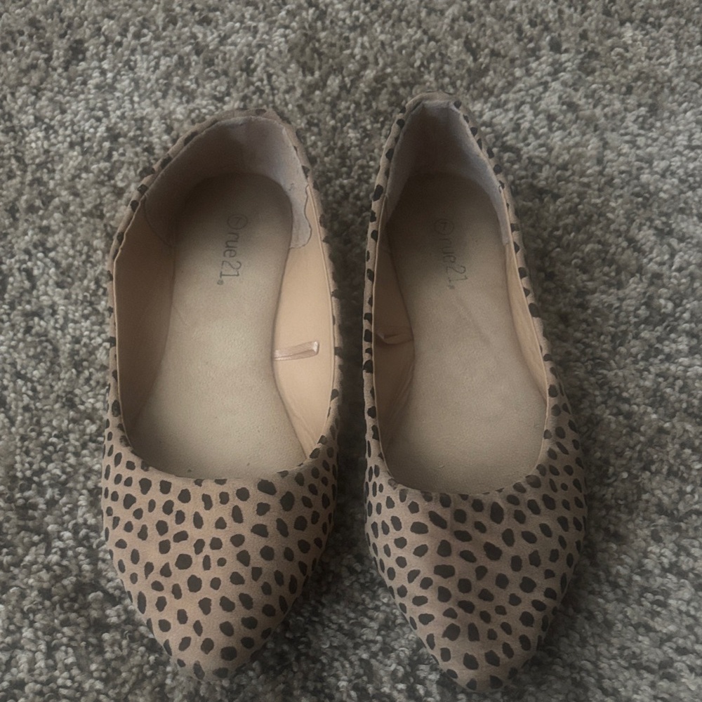 Rue21 Tan and Black Patterned Flats